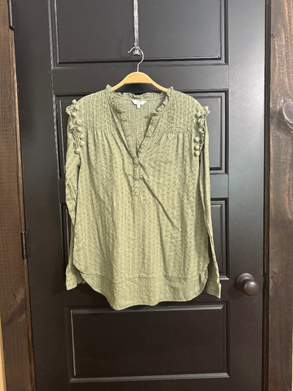 Lone Sleeve with Pom-Pom Detail